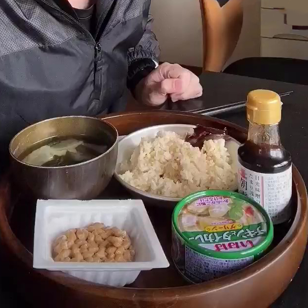 納豆、カレーの食卓