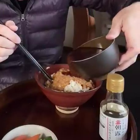 納豆、味噌汁の食卓