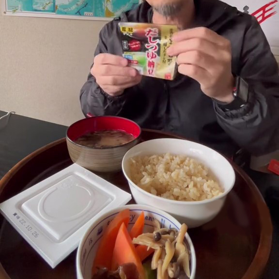 豆紀寺岡家さんのだしつゆ納豆の食卓