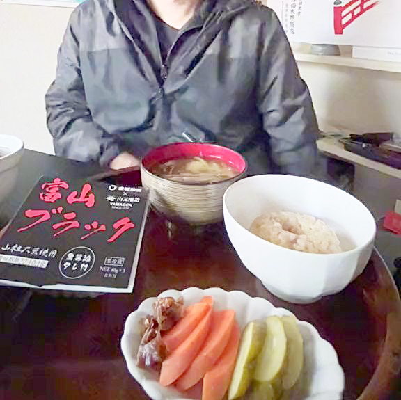 富山のブラック納豆の食卓